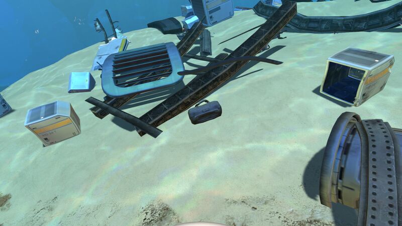 File:Luggage bag wreck.jpg